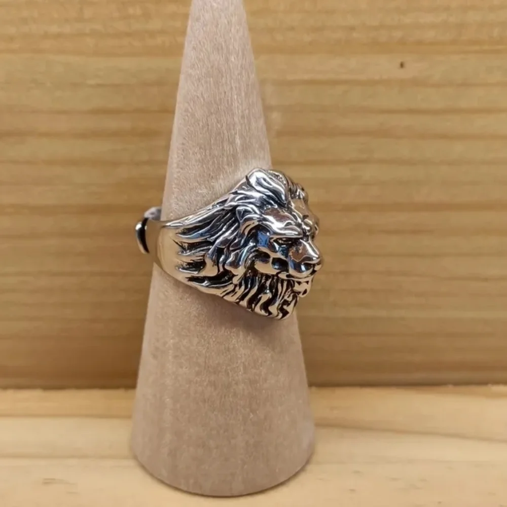 Lion's Head Ring
